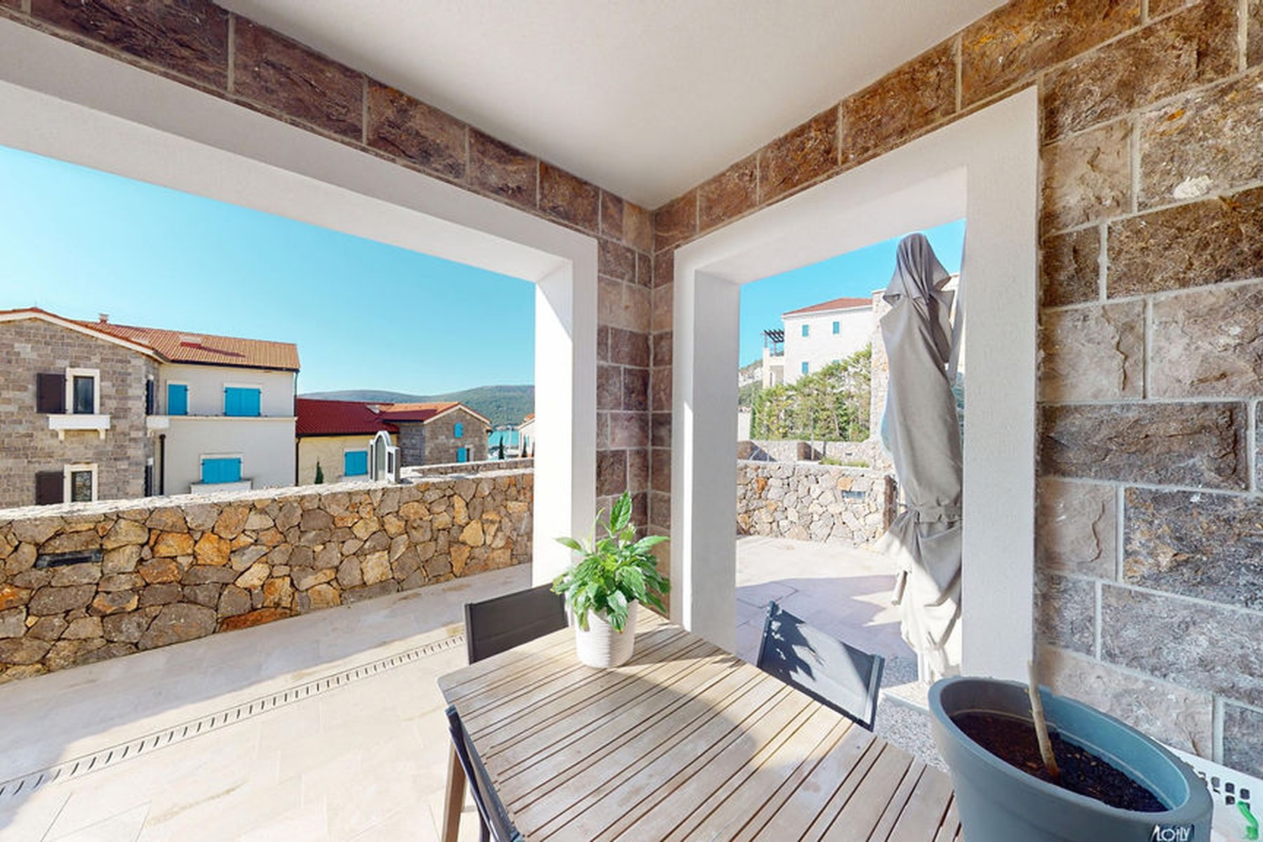 Ground-floor garden one-bedroom apartment, private stone-walled garden terrace